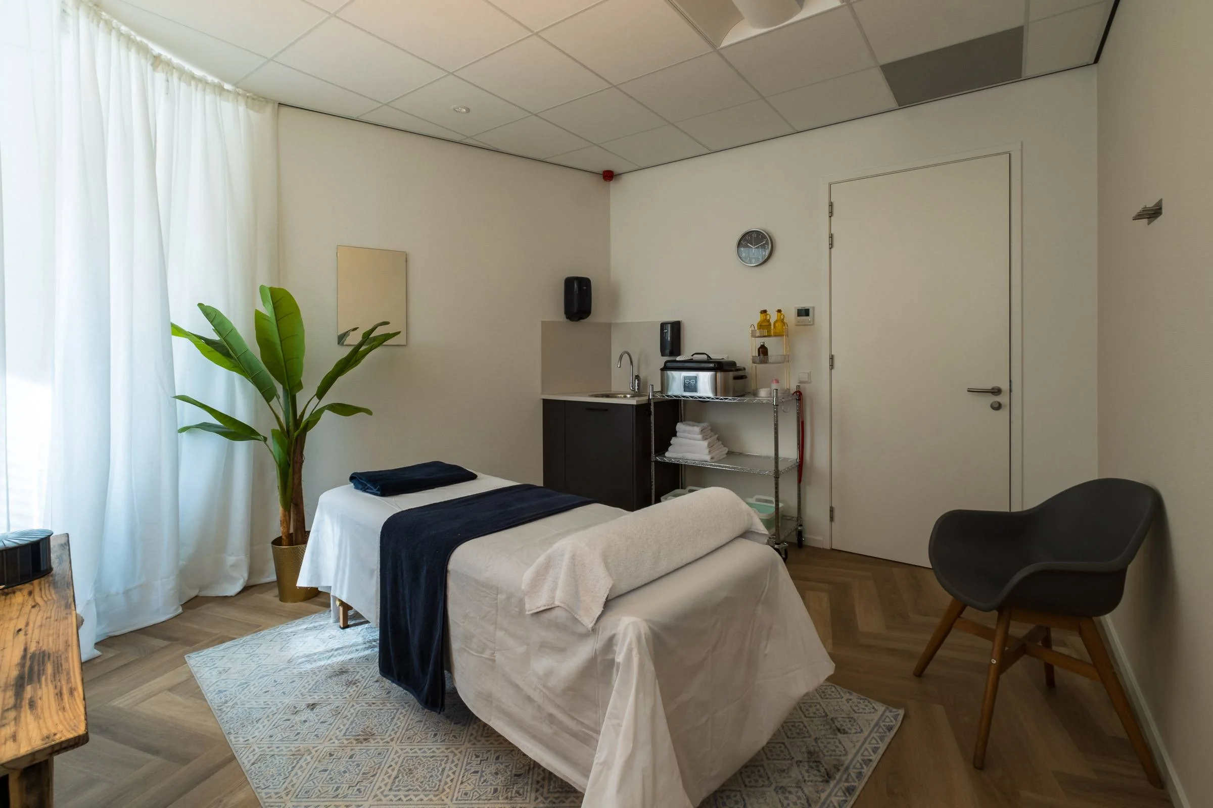 Larisa geeft een massage
